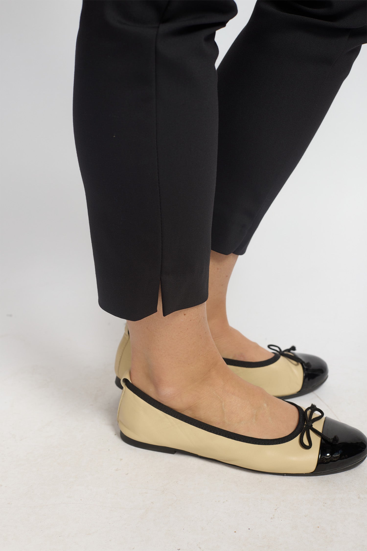 ABELONA Black