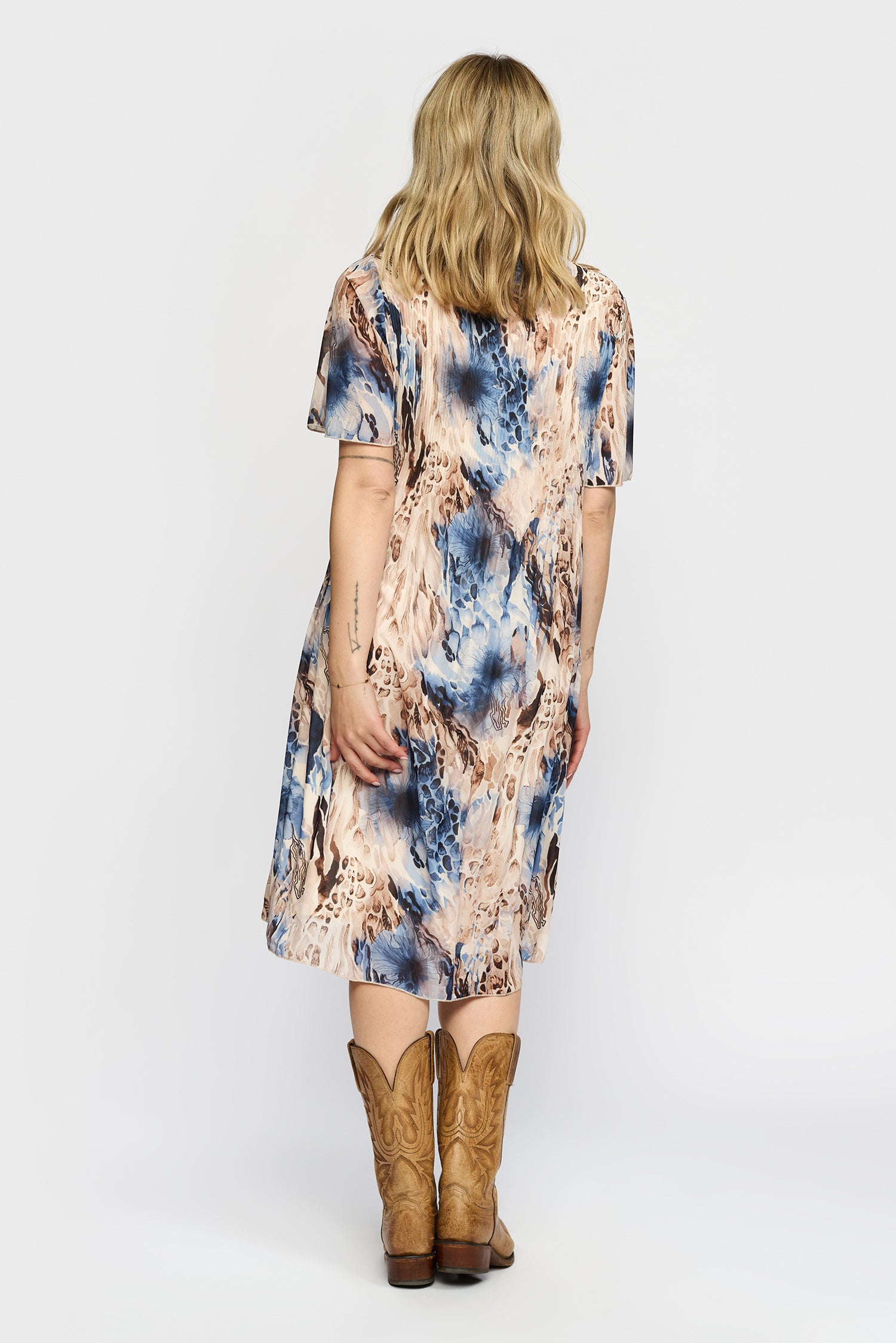 ALMA BLUE