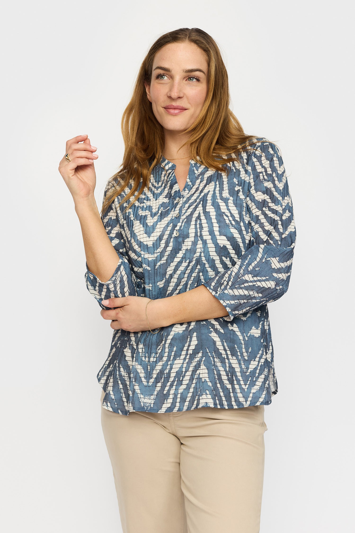 AMOA.EA25 Denim blue
