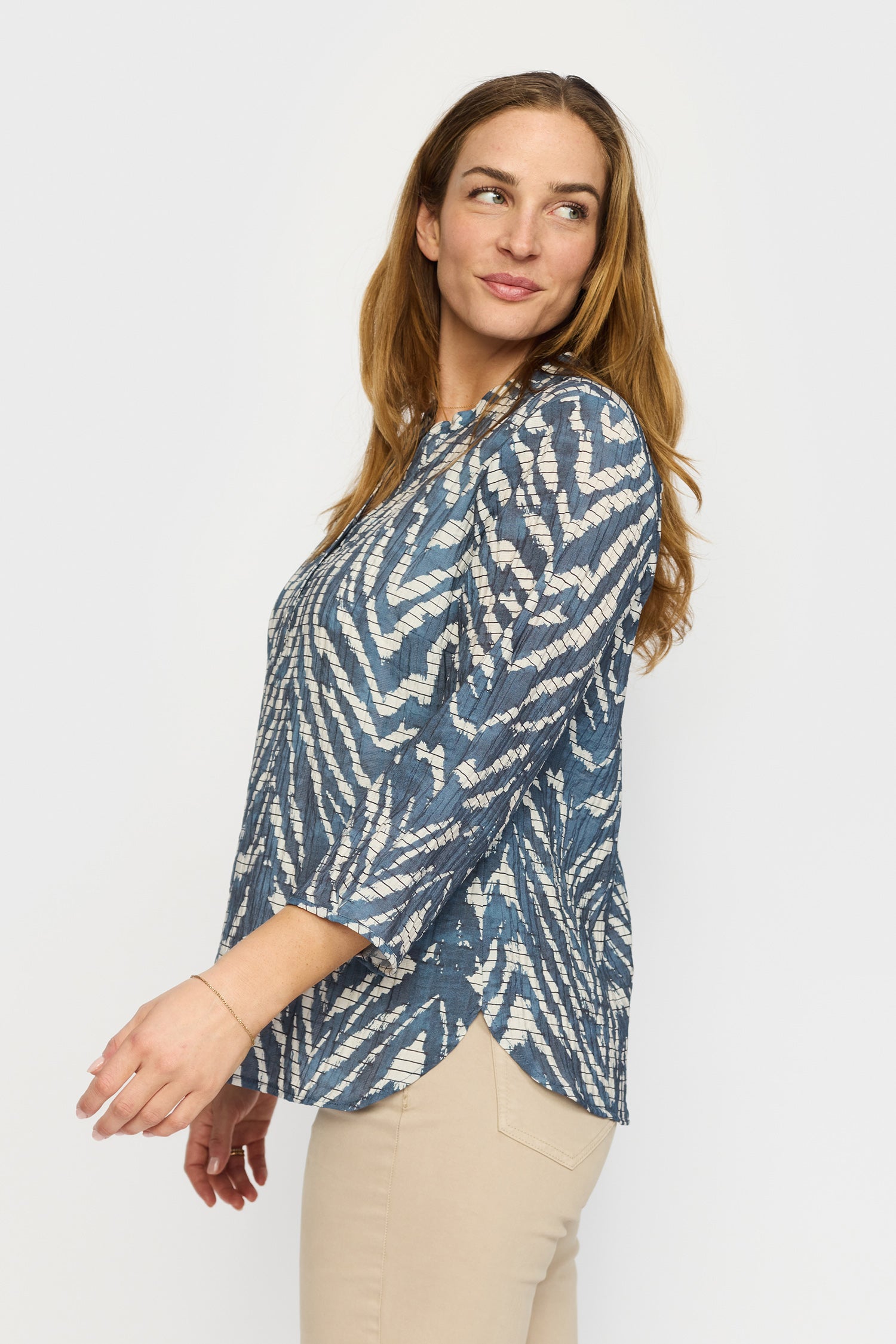 AMOA.EA25 Denim blue