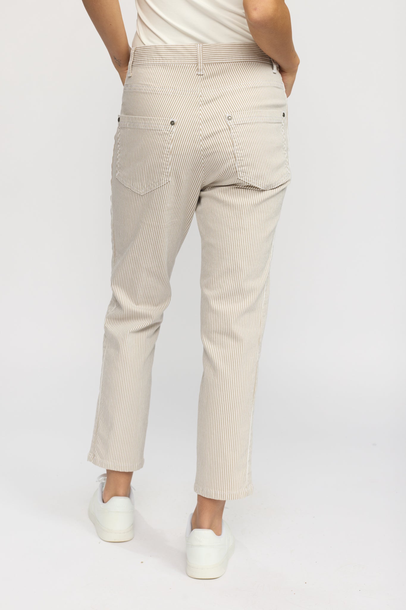 BECKY.SP25 SAND