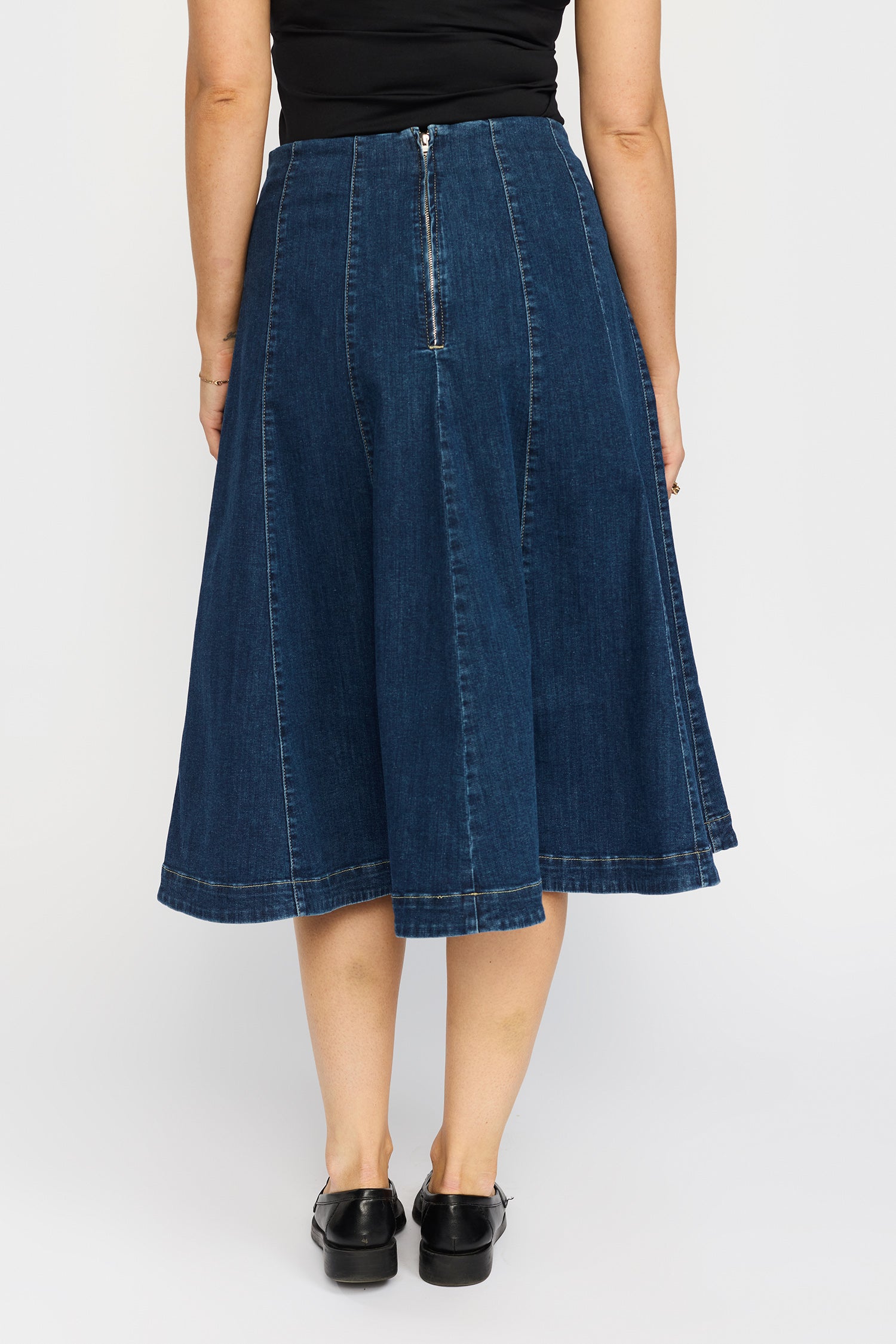 BELLA.EA25 Dark Denim