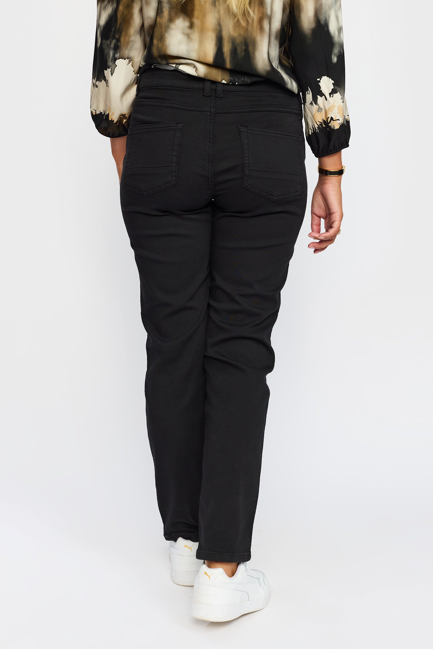 BERIT BLACK
