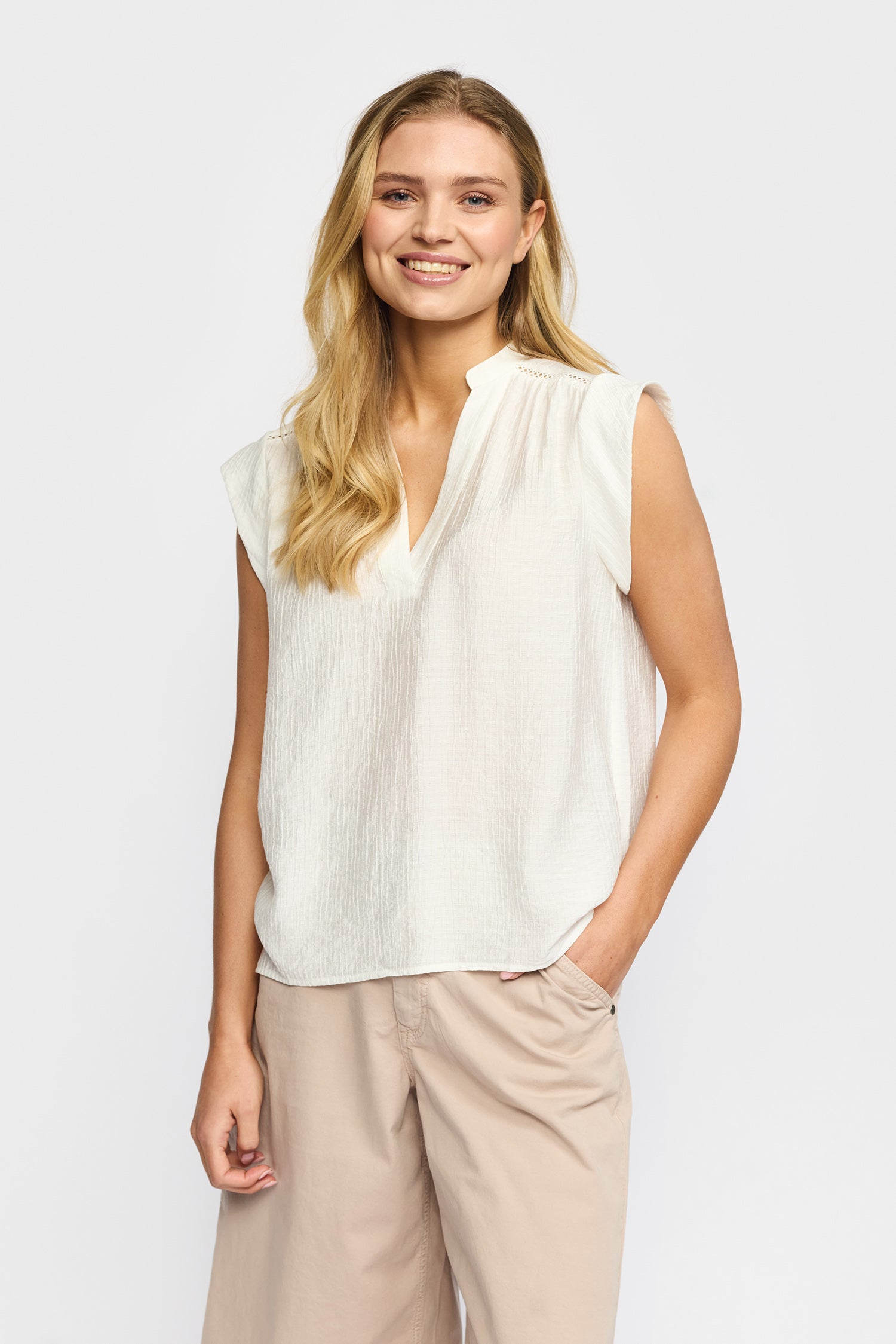 DINA WHITE