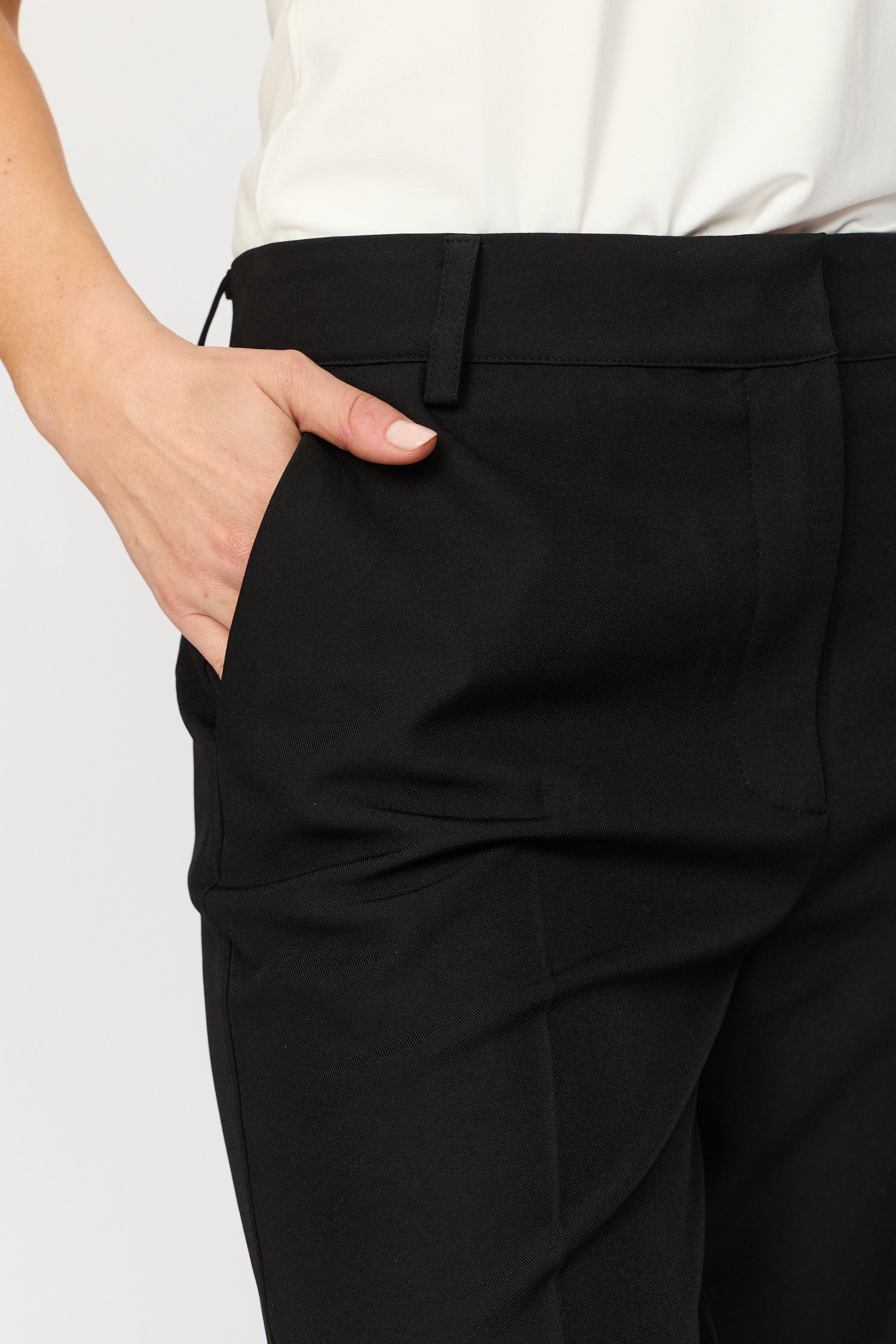 EMMA.EA25 Black
