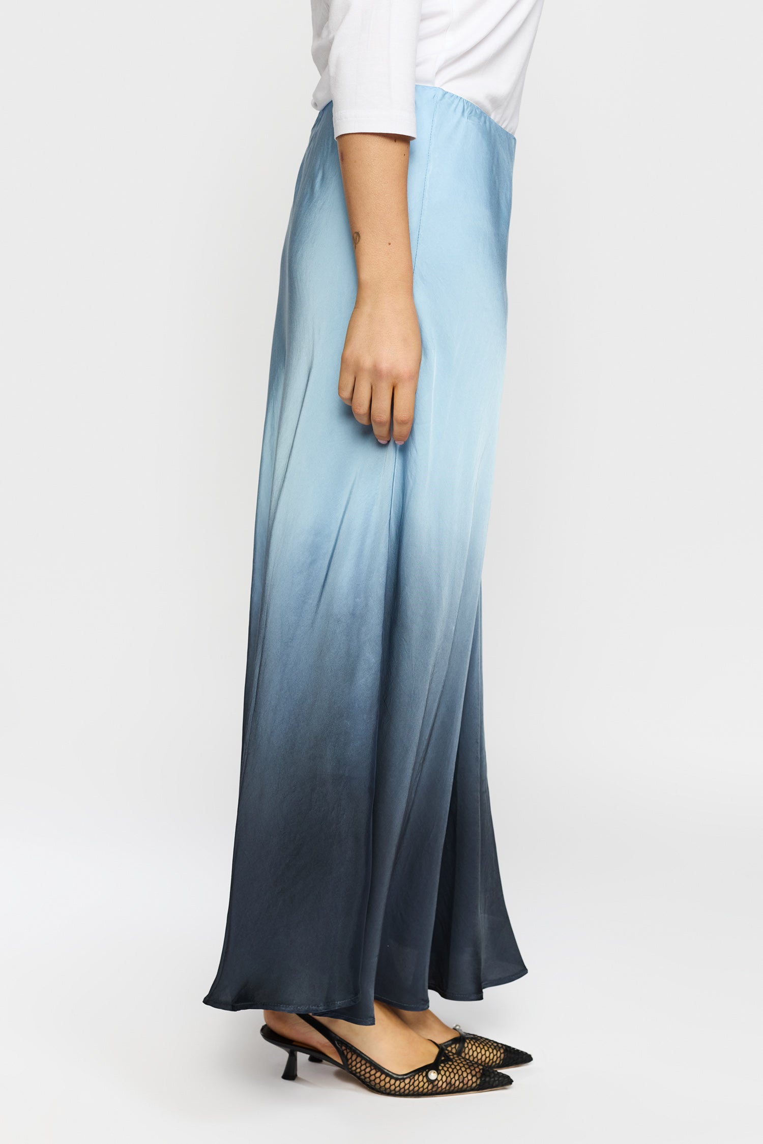 JUNA BLUE