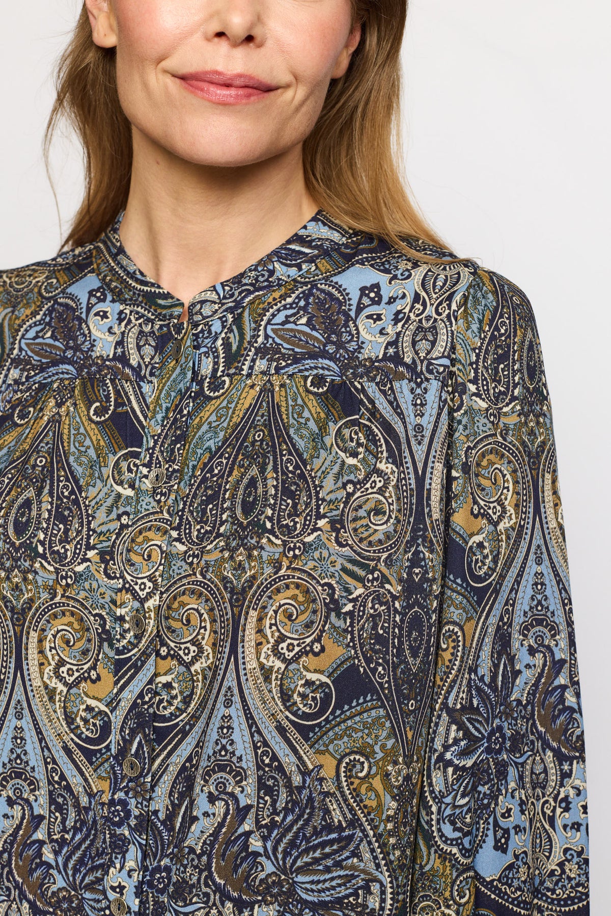 LAURA BLUE PAISLEY
