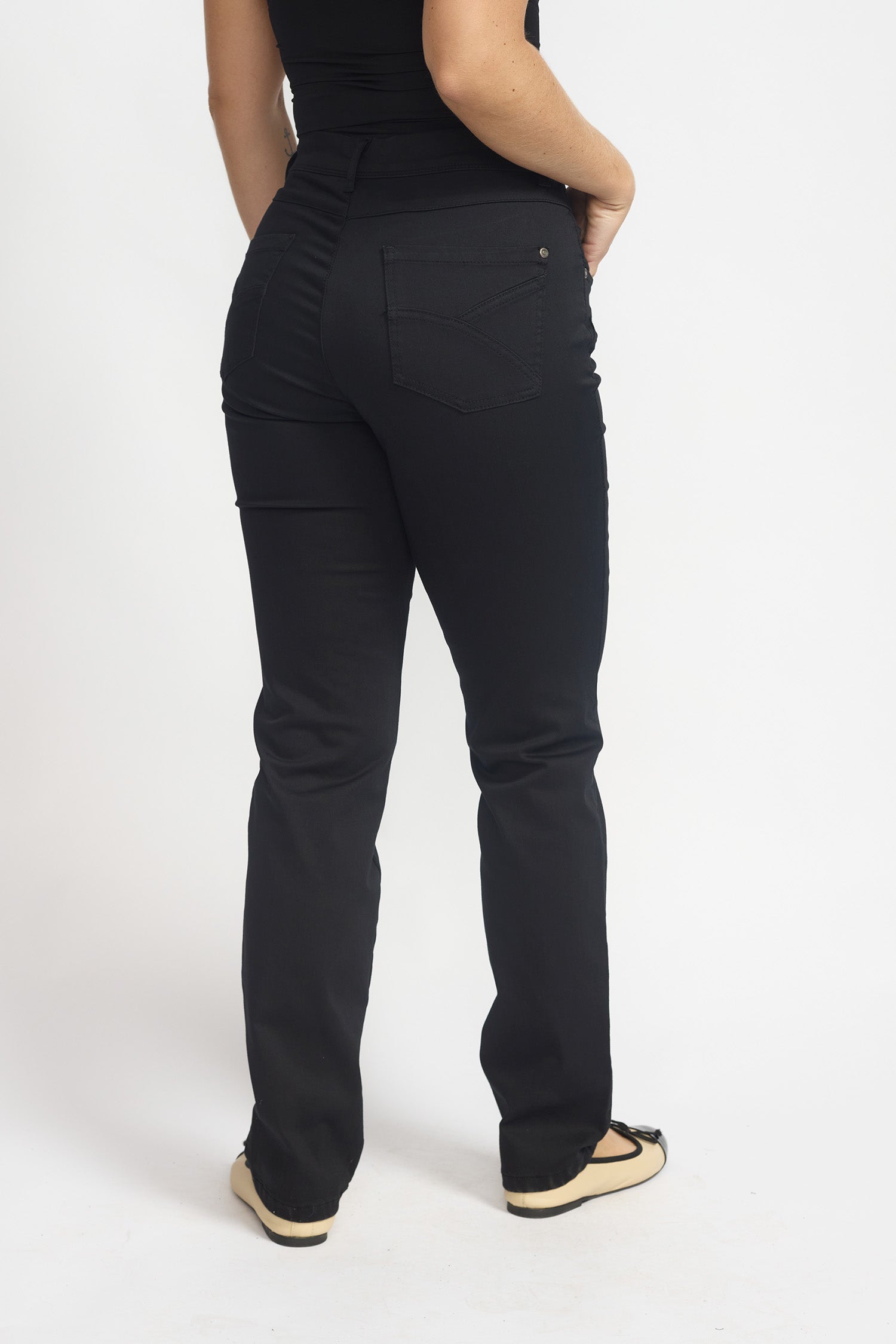 LONA Black