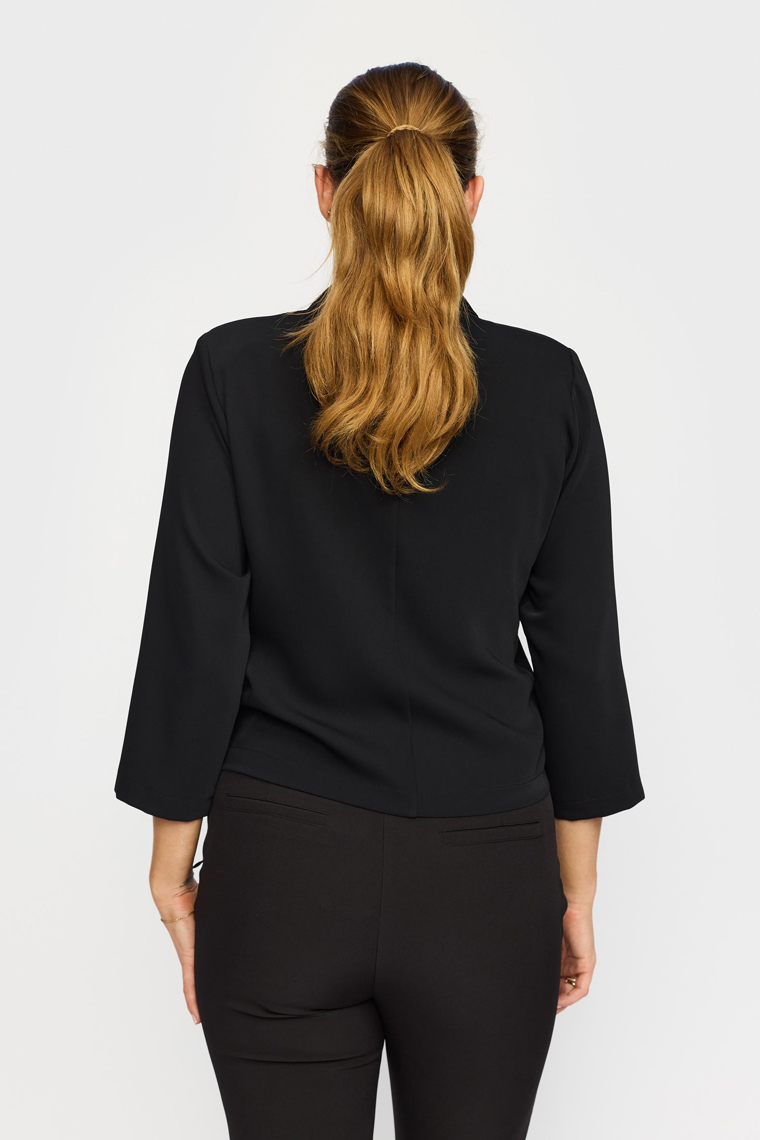 ODA.EA25 Black