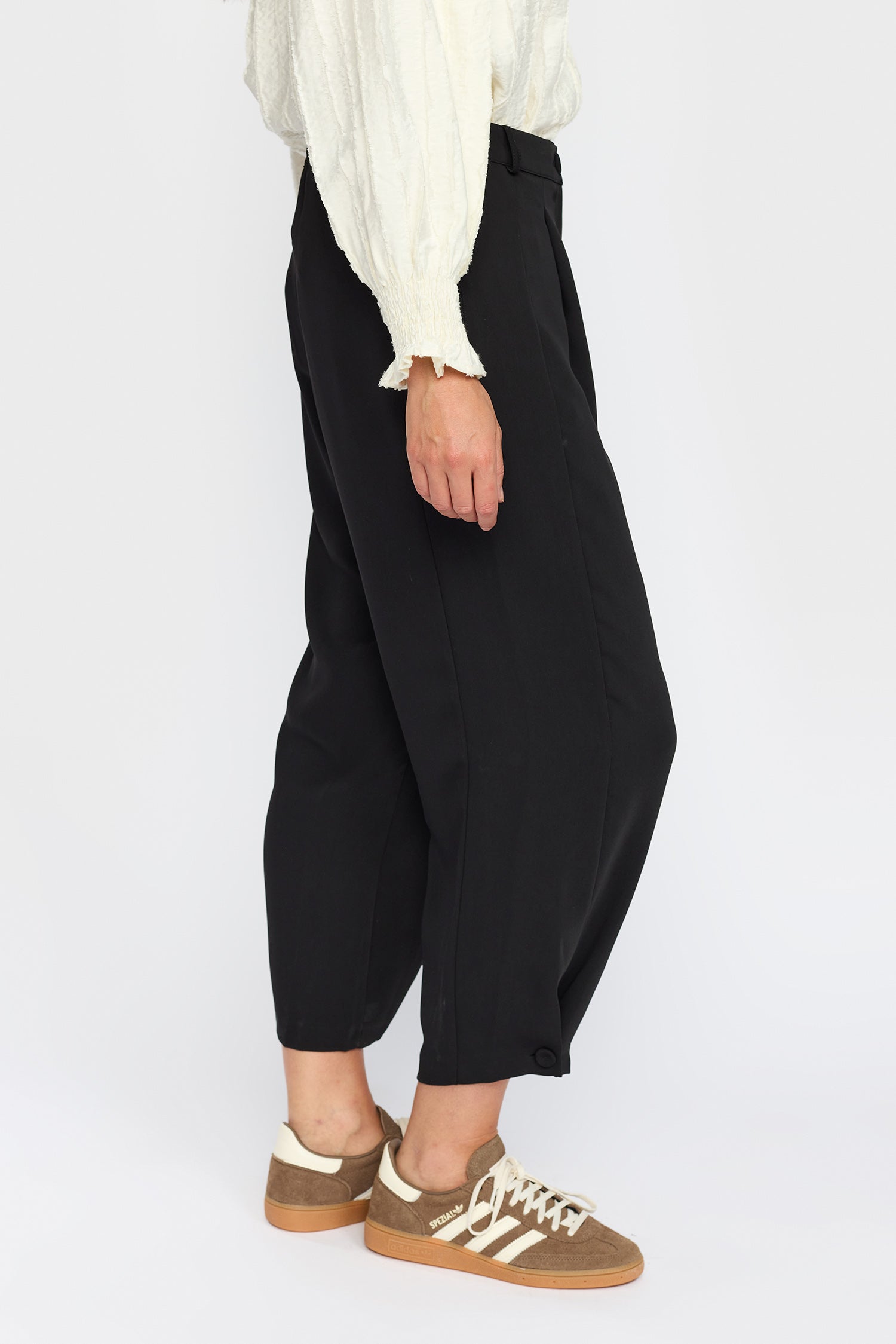 OLEA BLACK