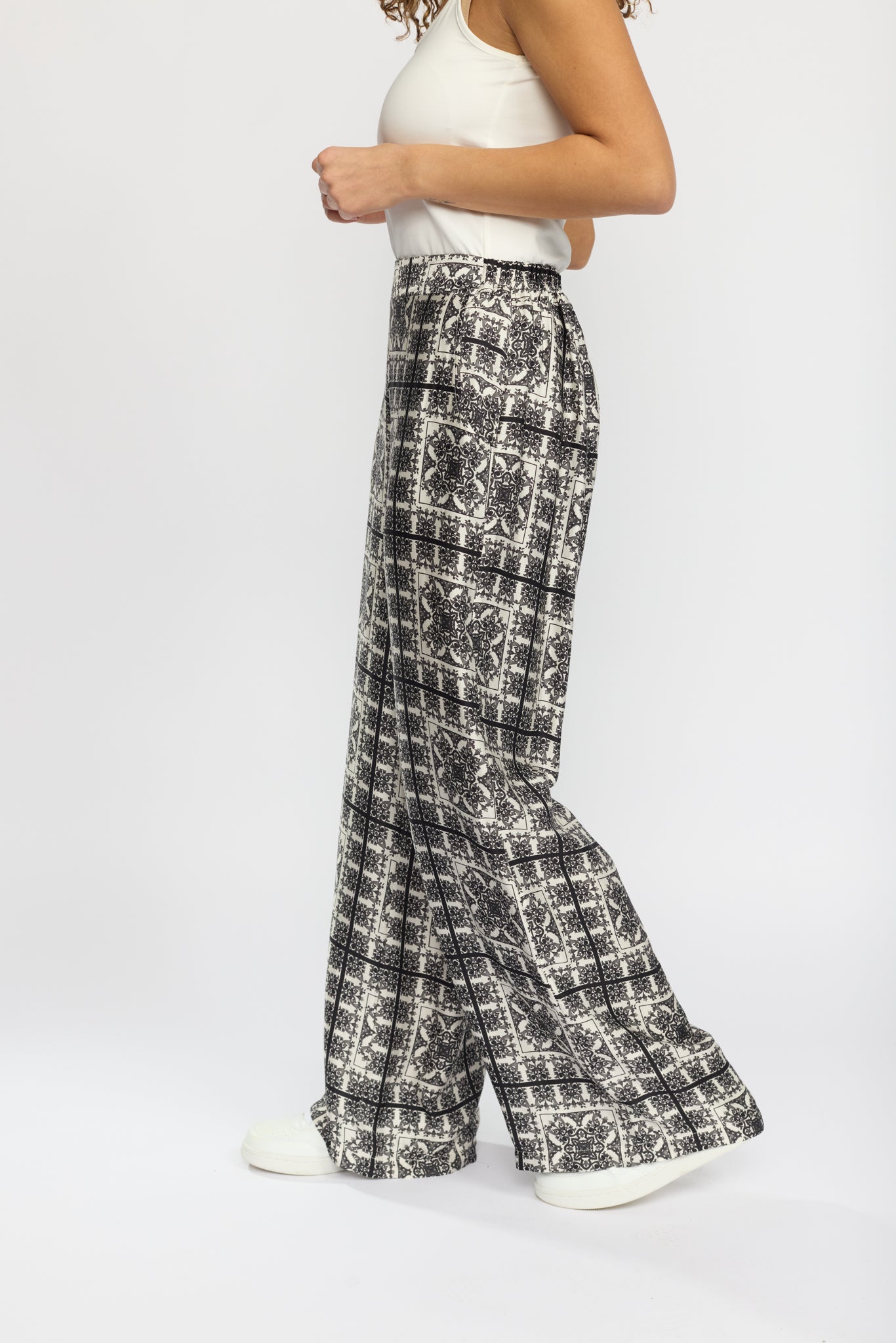 PENNIE.SP25 Black
