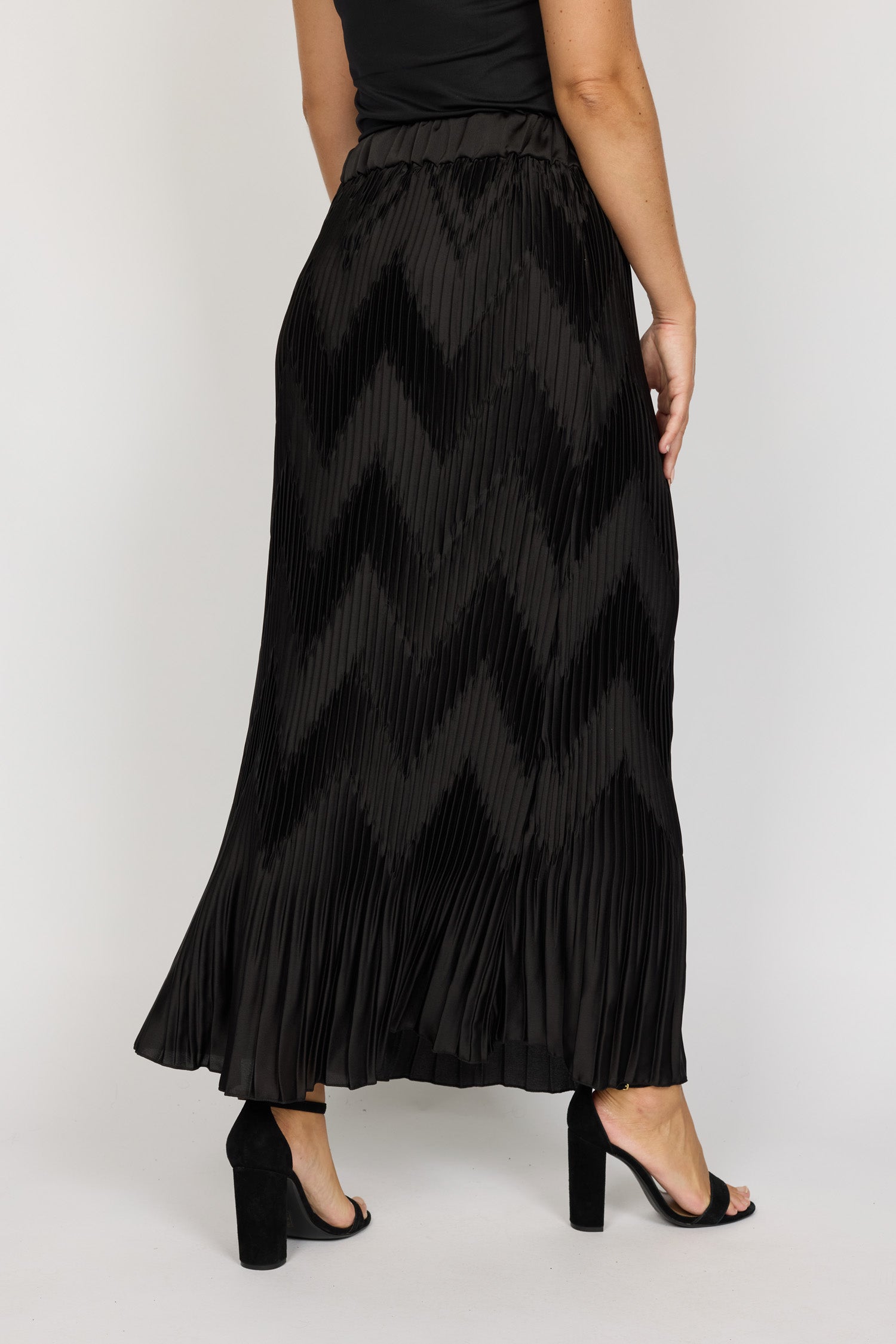 SAJA.AU24 Black