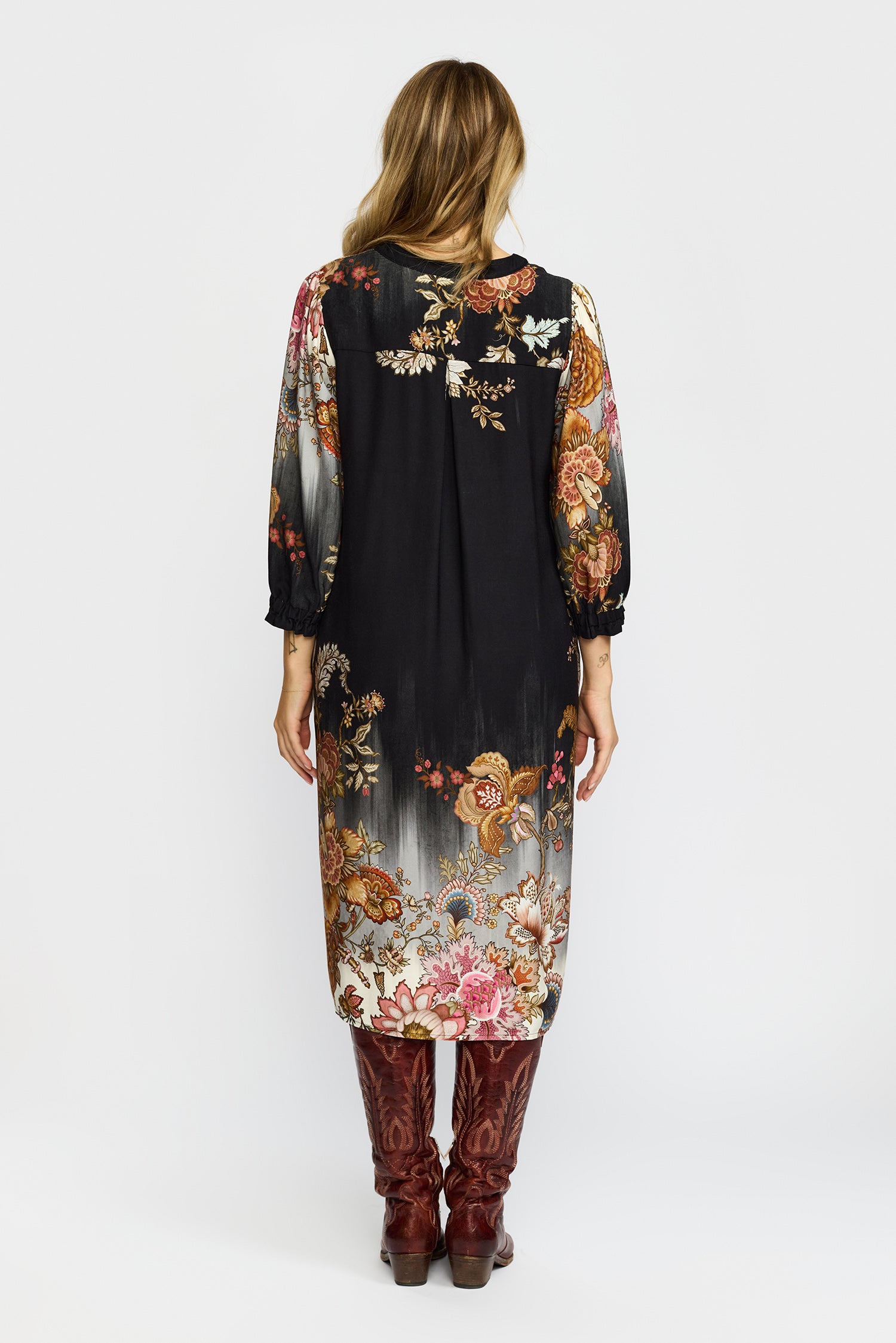 VALMAS BLACK FLOWERS