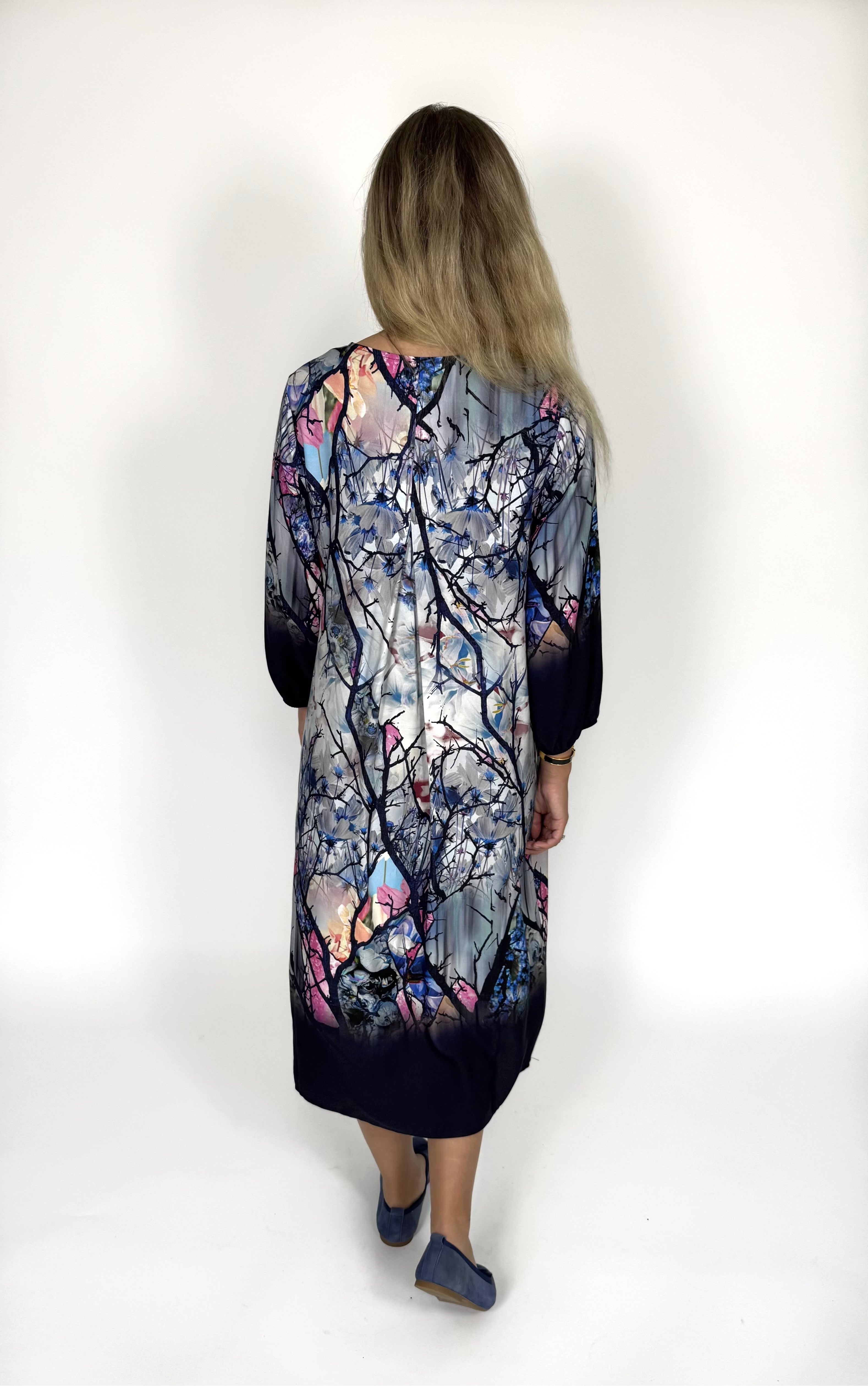 VANYA.EA25 NAVY LEAVES