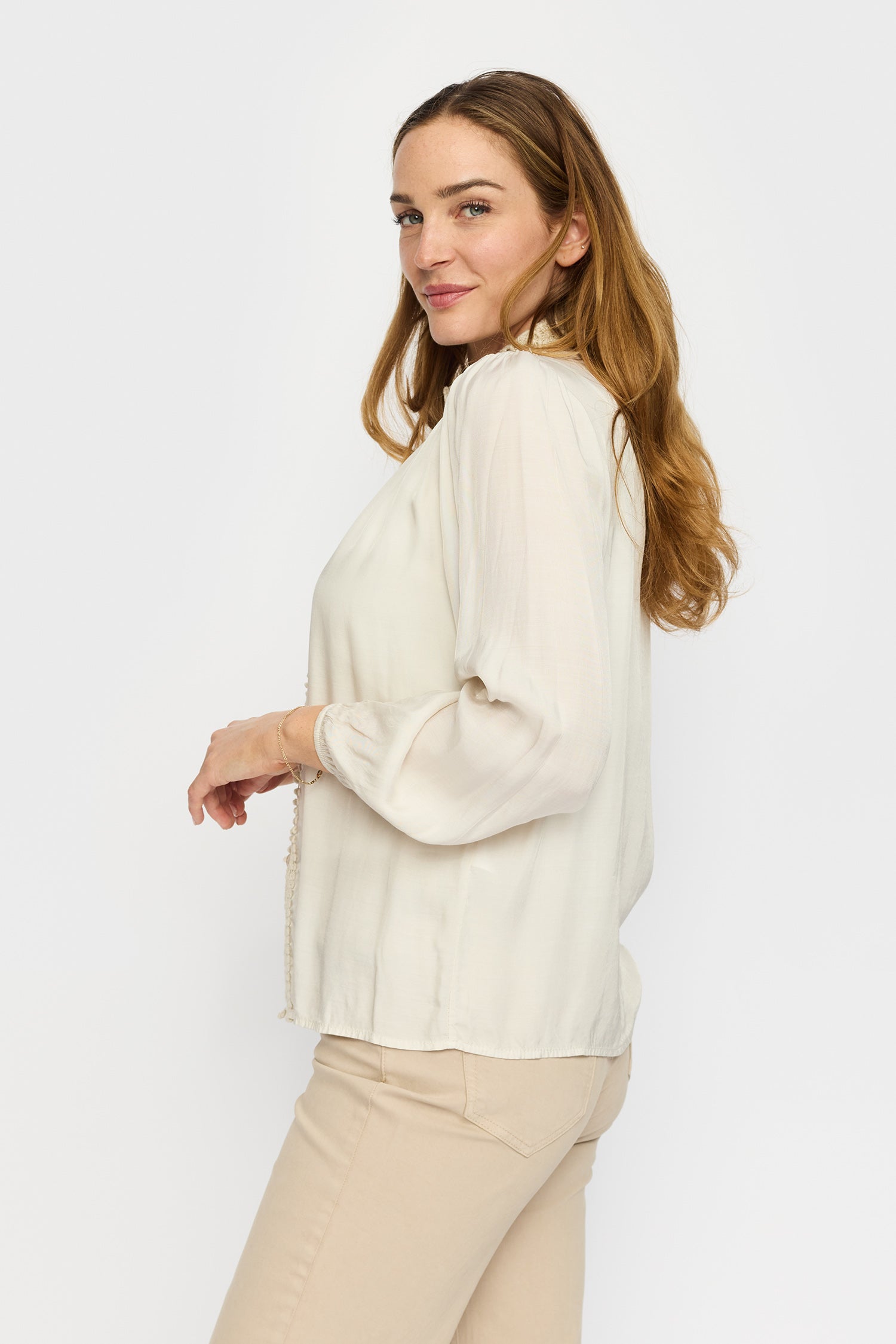 VERA.EA25 SAND