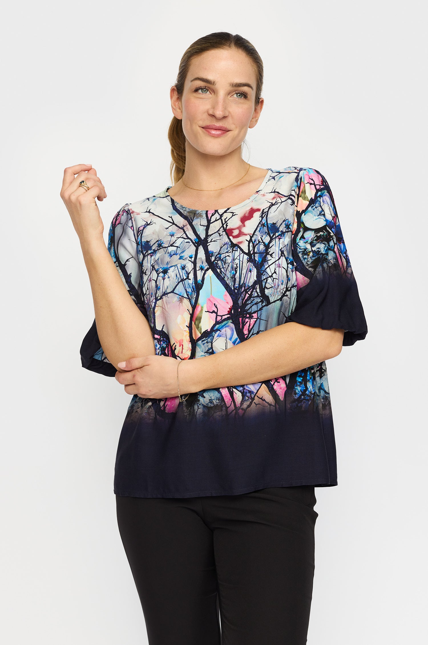 VINA.EA25 NAVY LEAVES