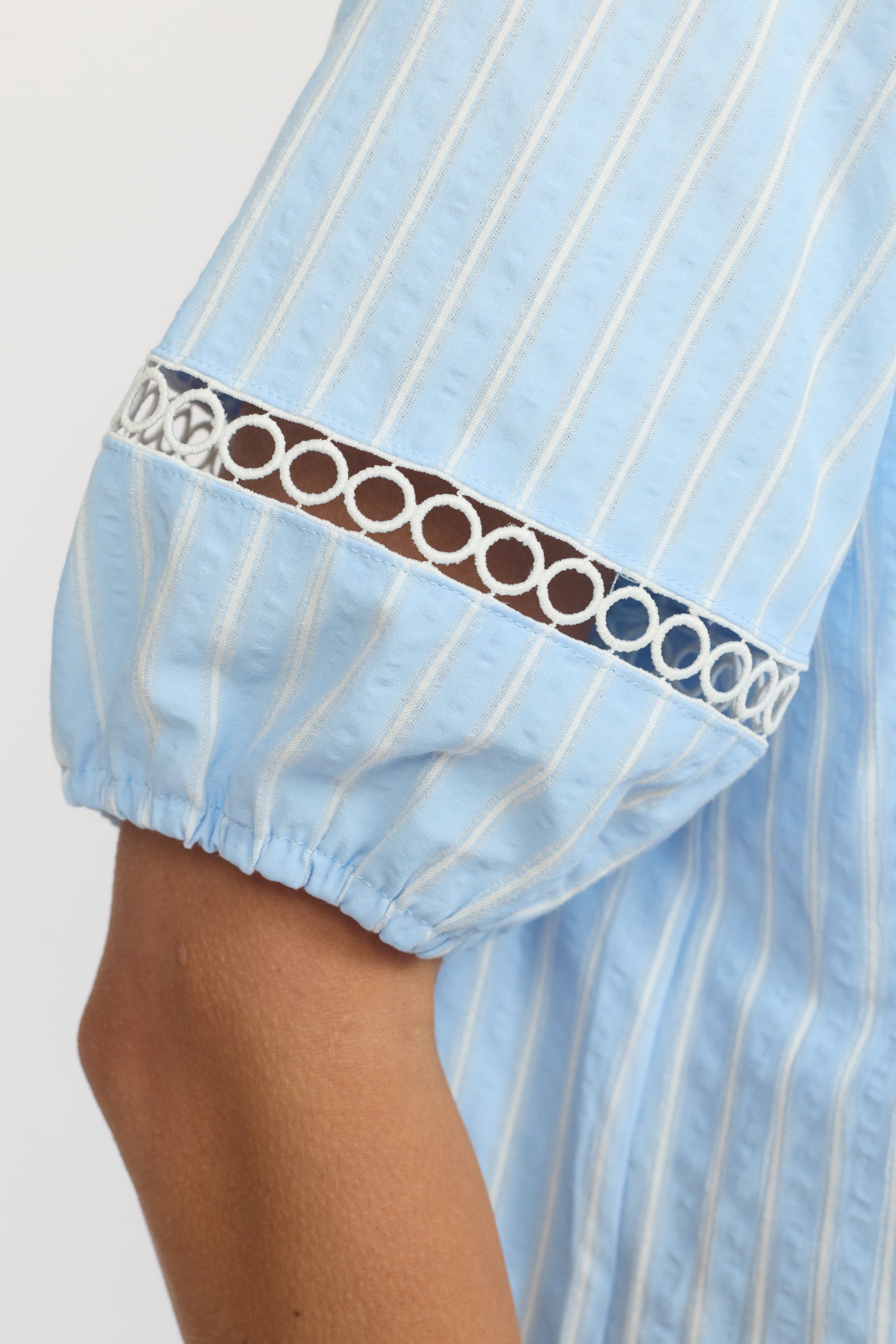AMOLA.HS25 Light Blue Stripe