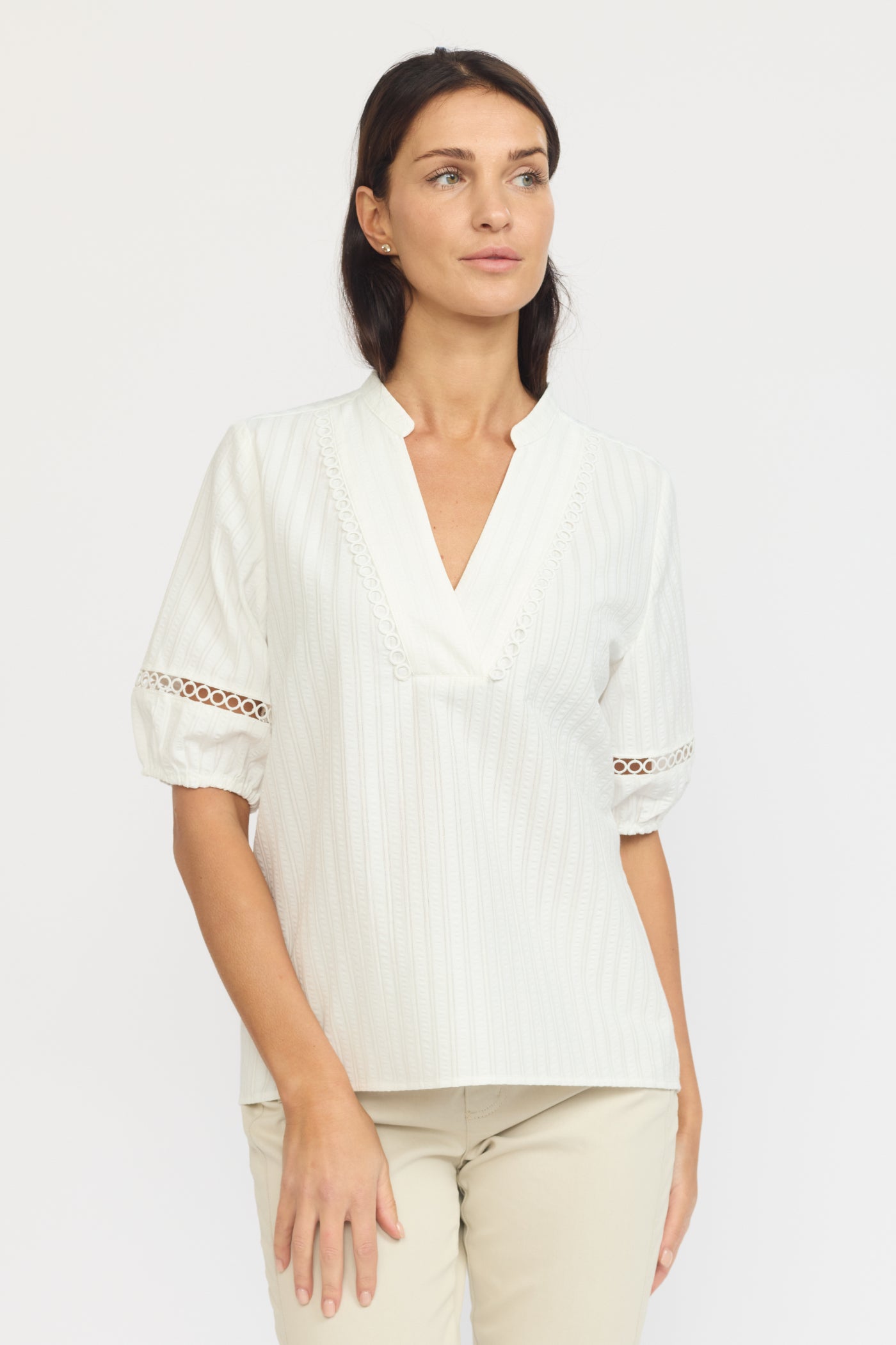 AMOLA.HS25 White stripe