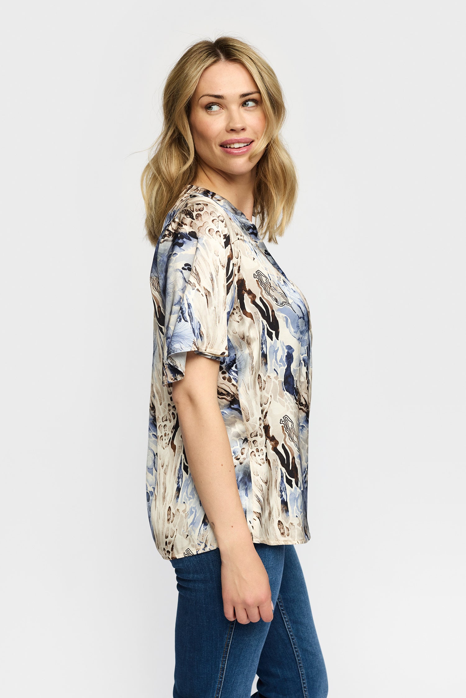 AMORA BLUE LEO