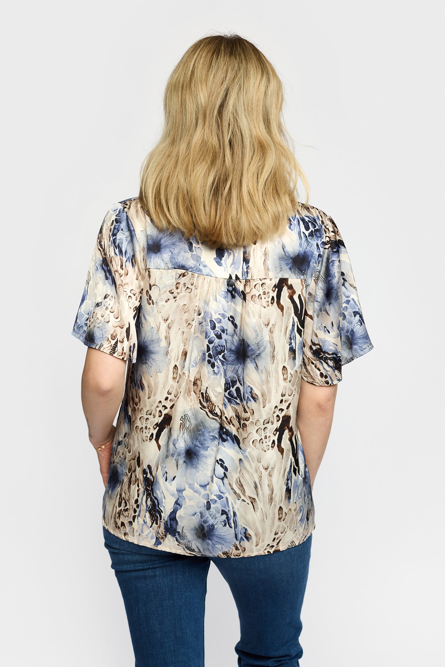 AMORA BLUE LEO