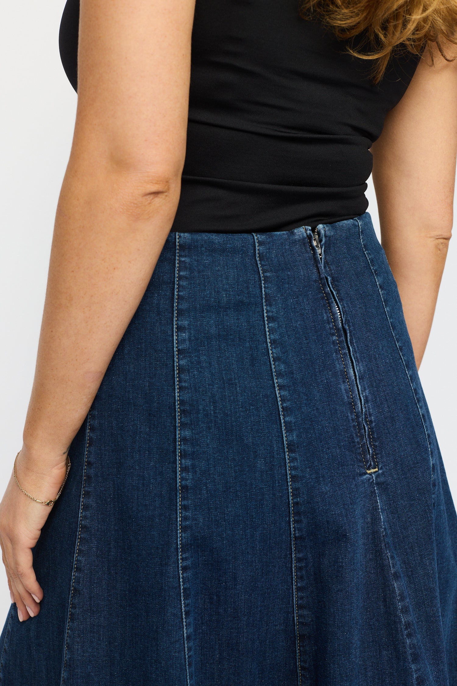 BELLA.EA25 Dark Denim