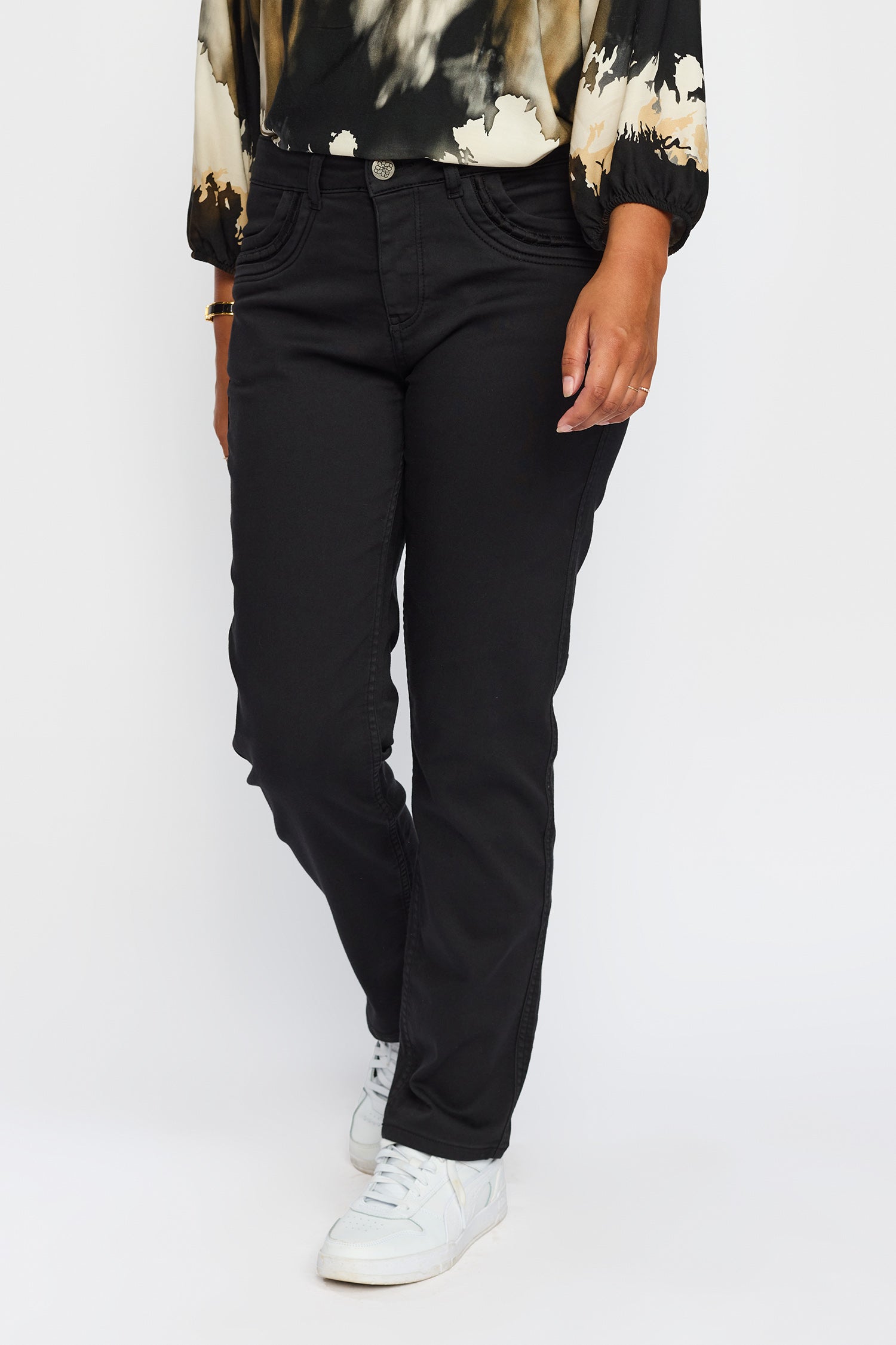 BERIT BLACK