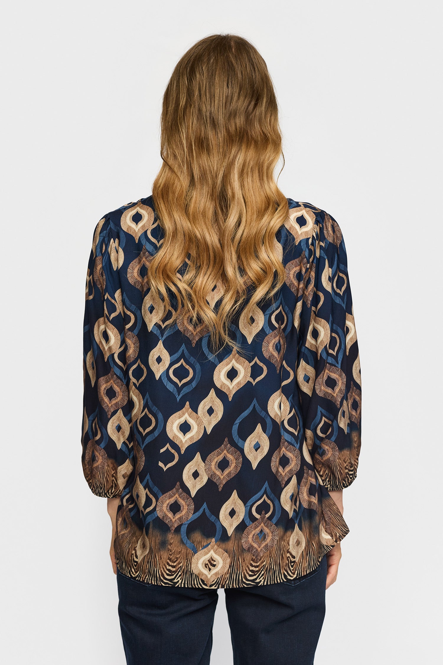 ELINE BLUE