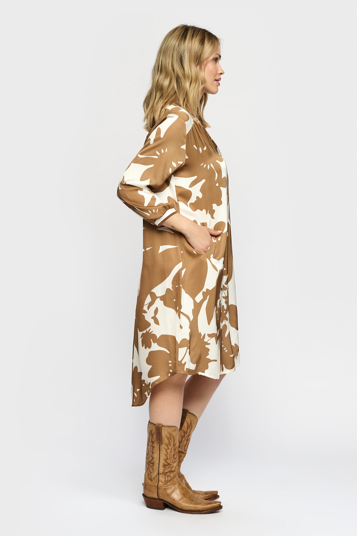 ELISE LEAF