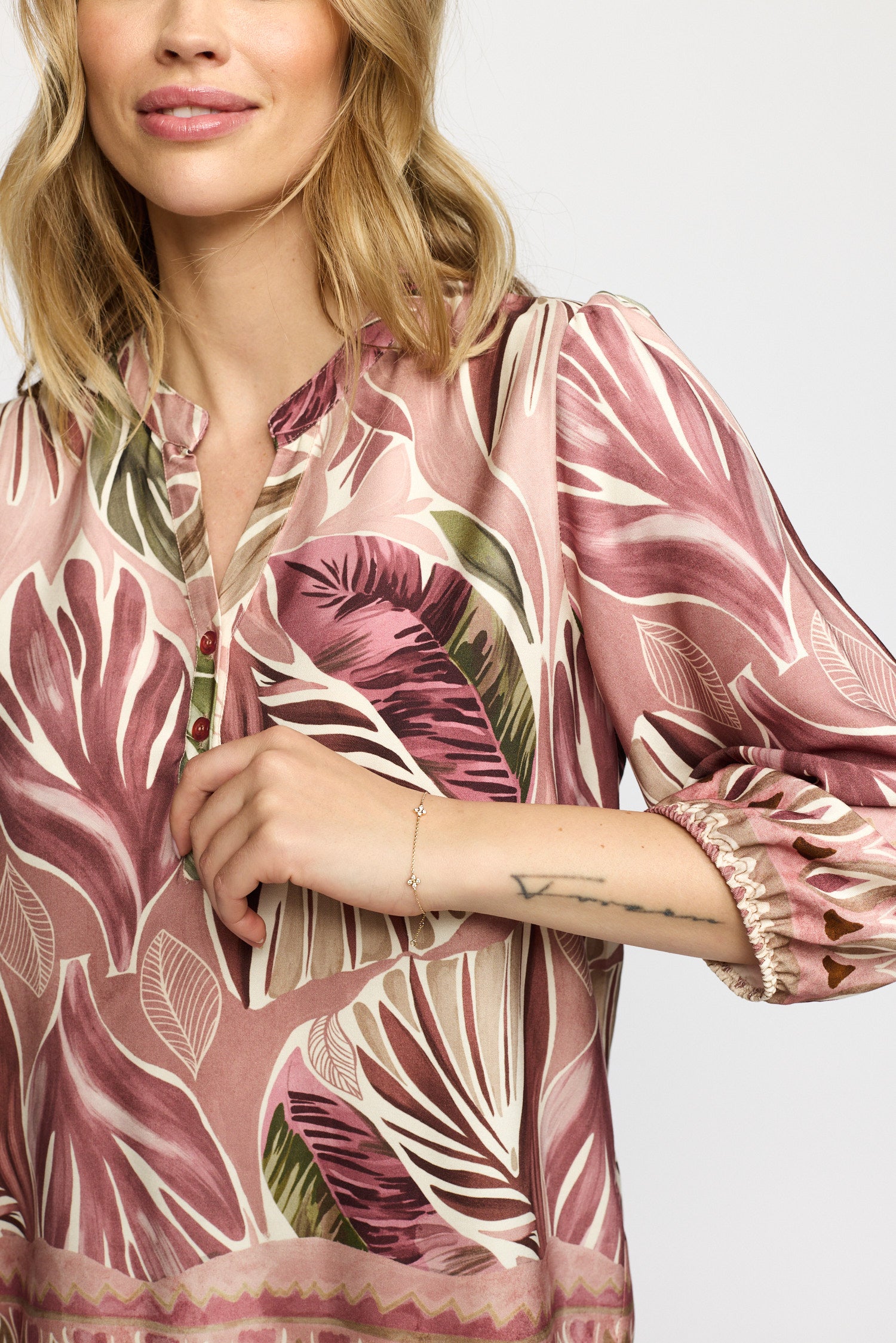 ELLEN WINE LEAF