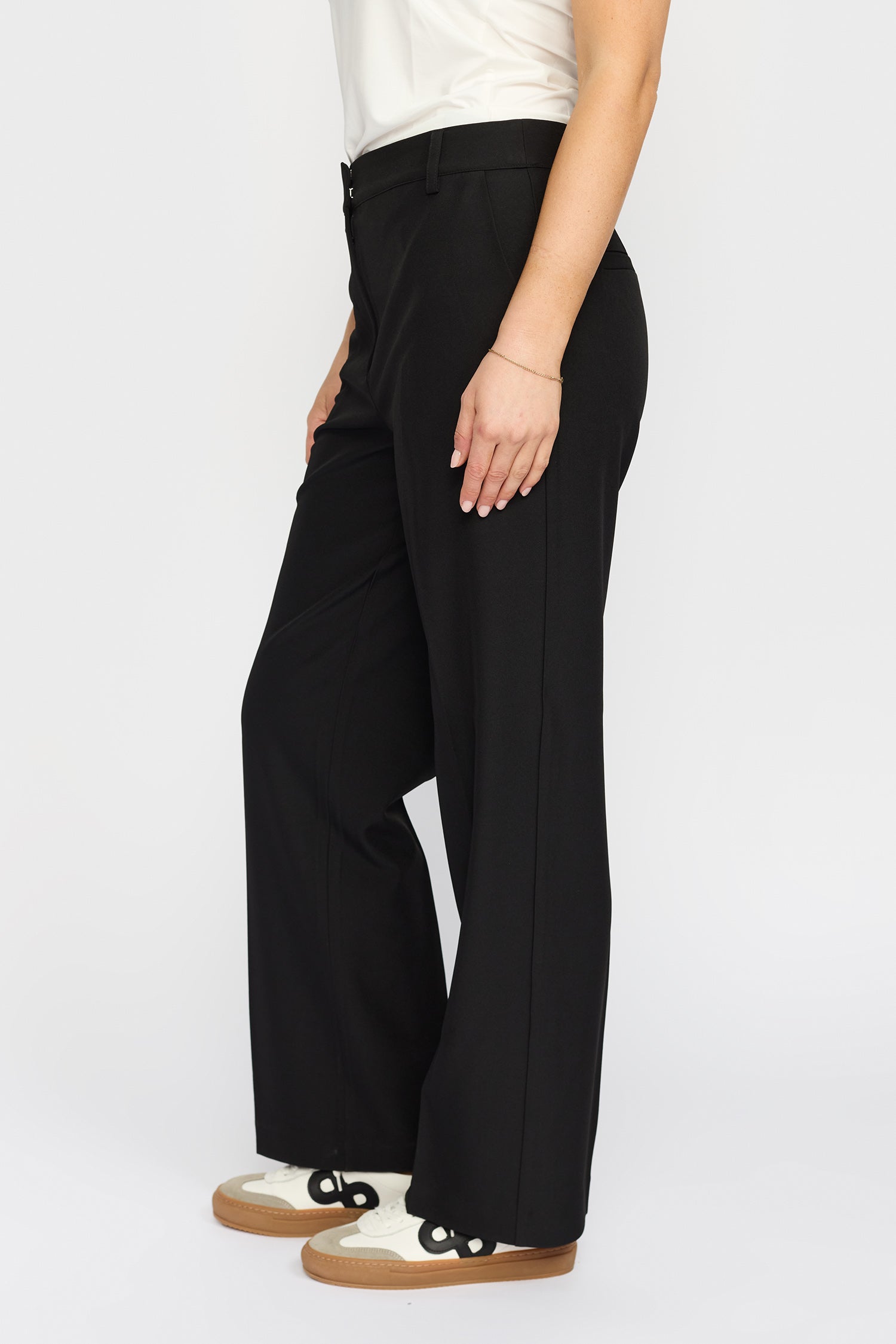 EMMA.EA25 Black