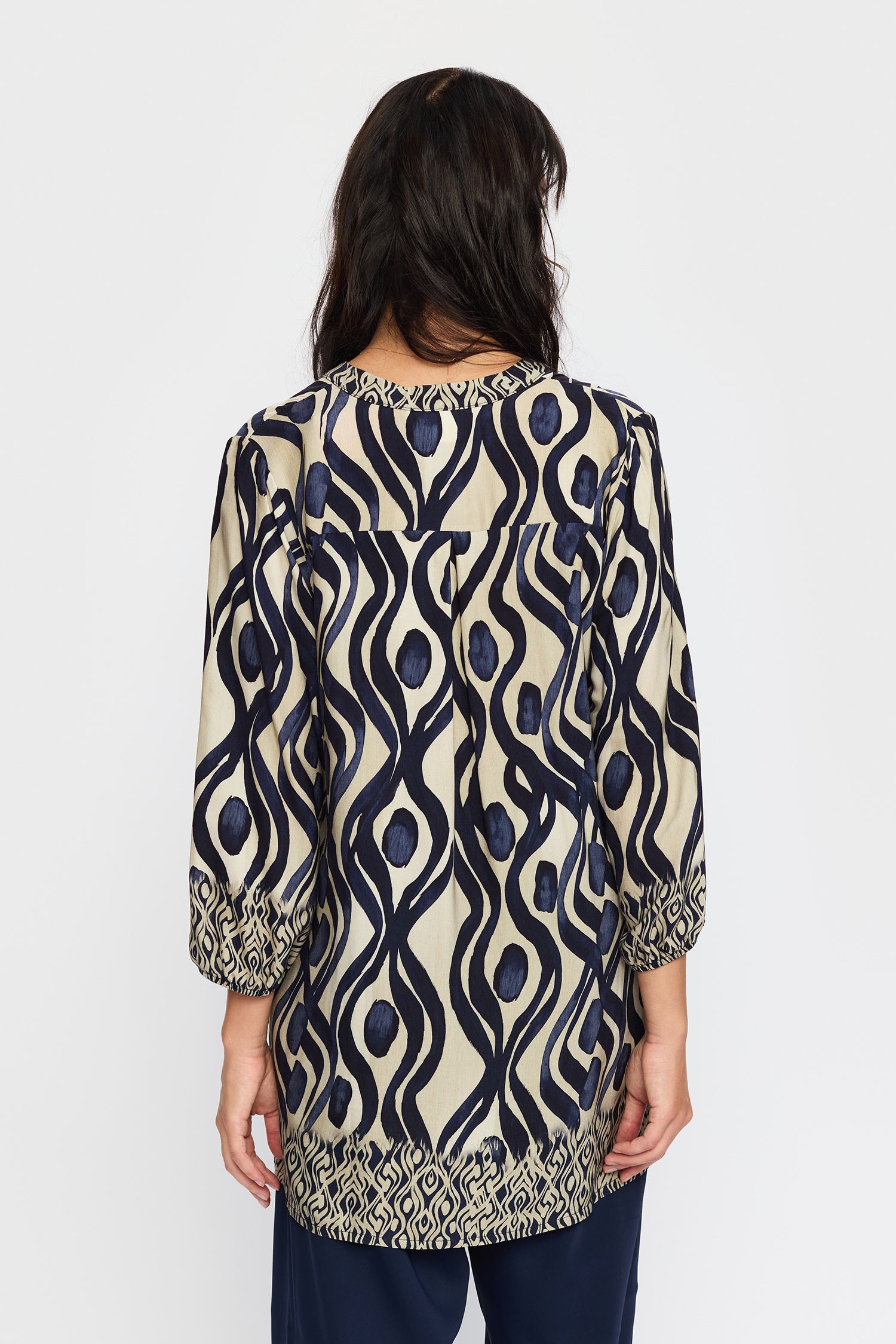 ESME BLUE BORDER