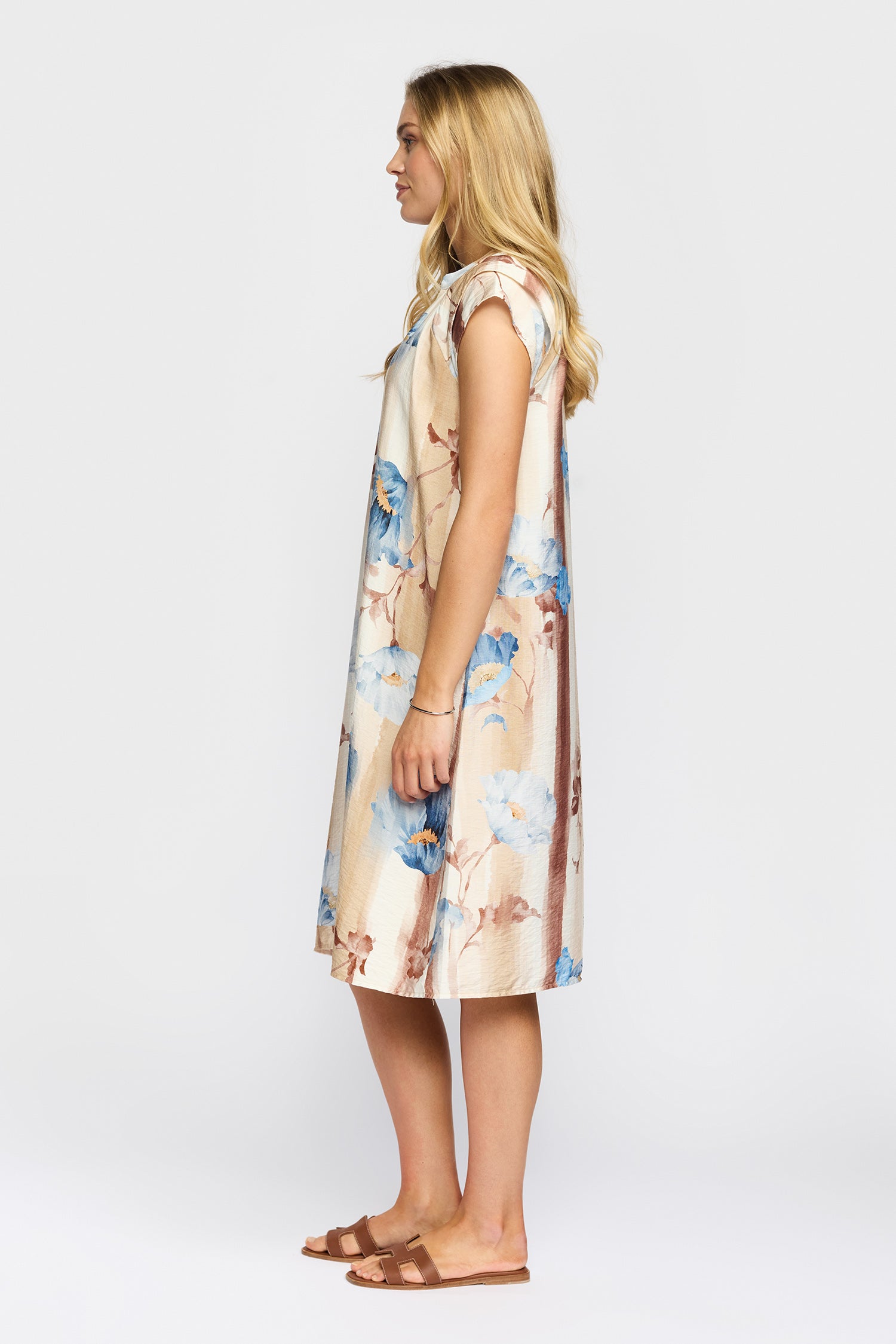 ISABELL SAND FLOWER