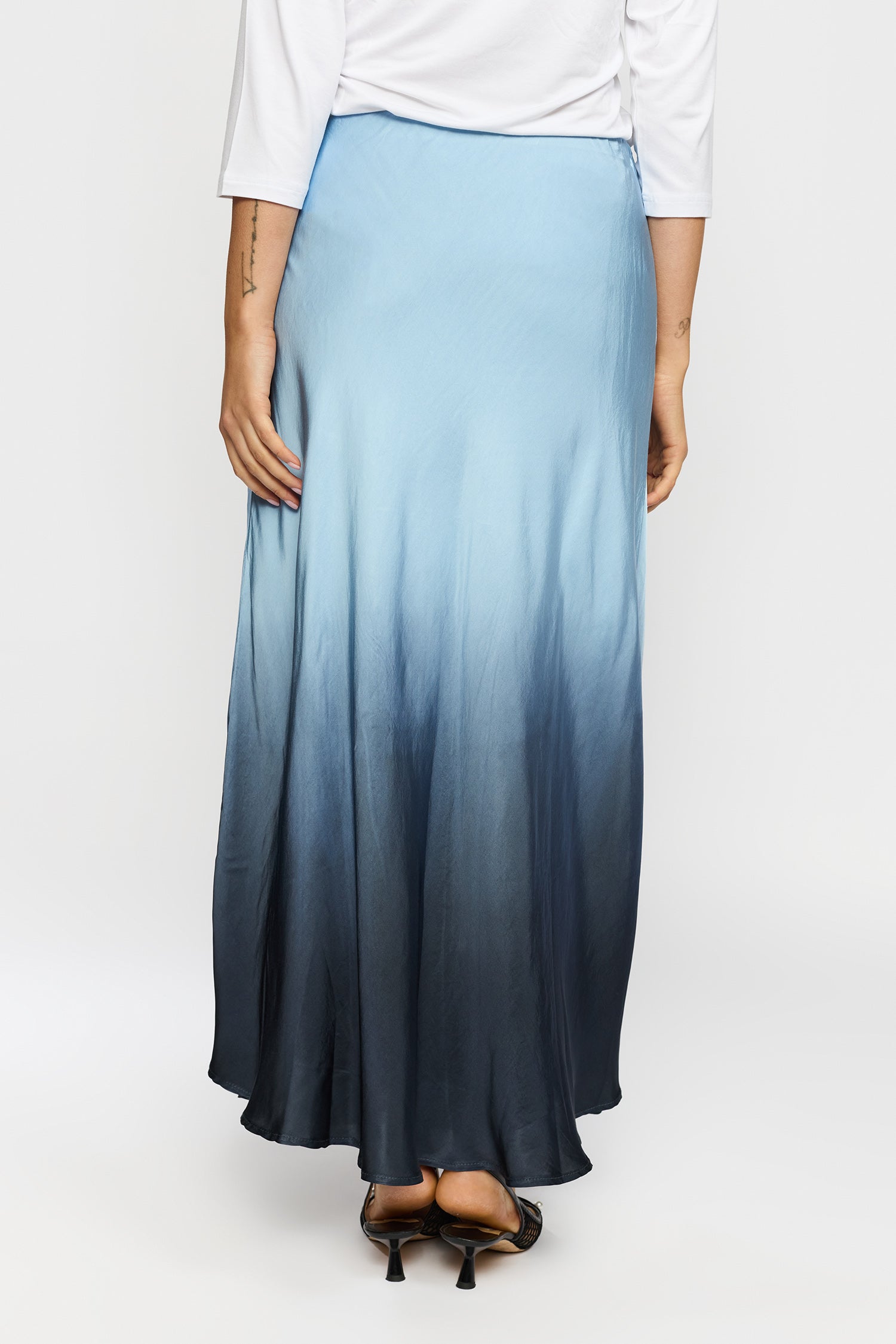 JUNA BLUE