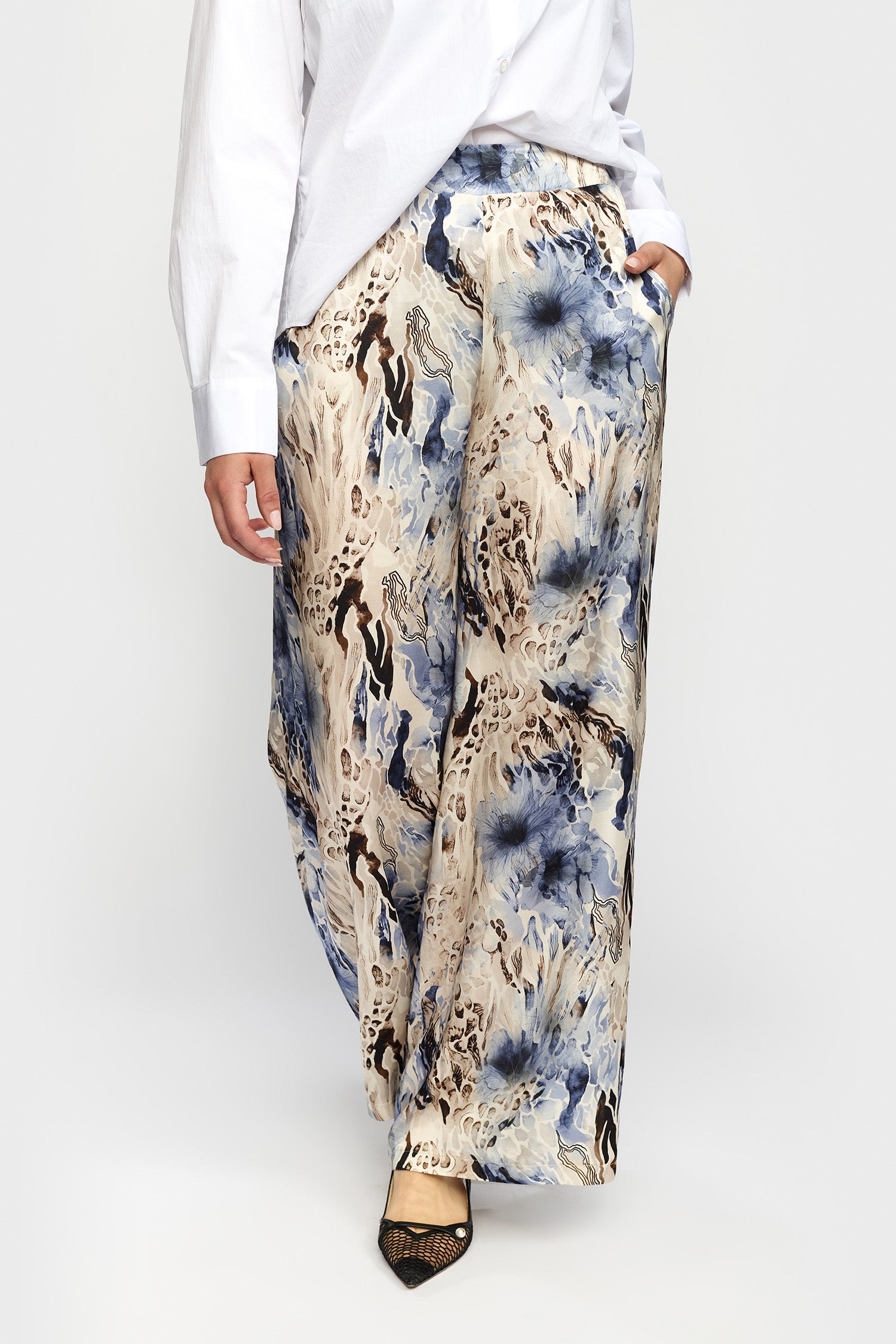PENNIE BLUE LEO