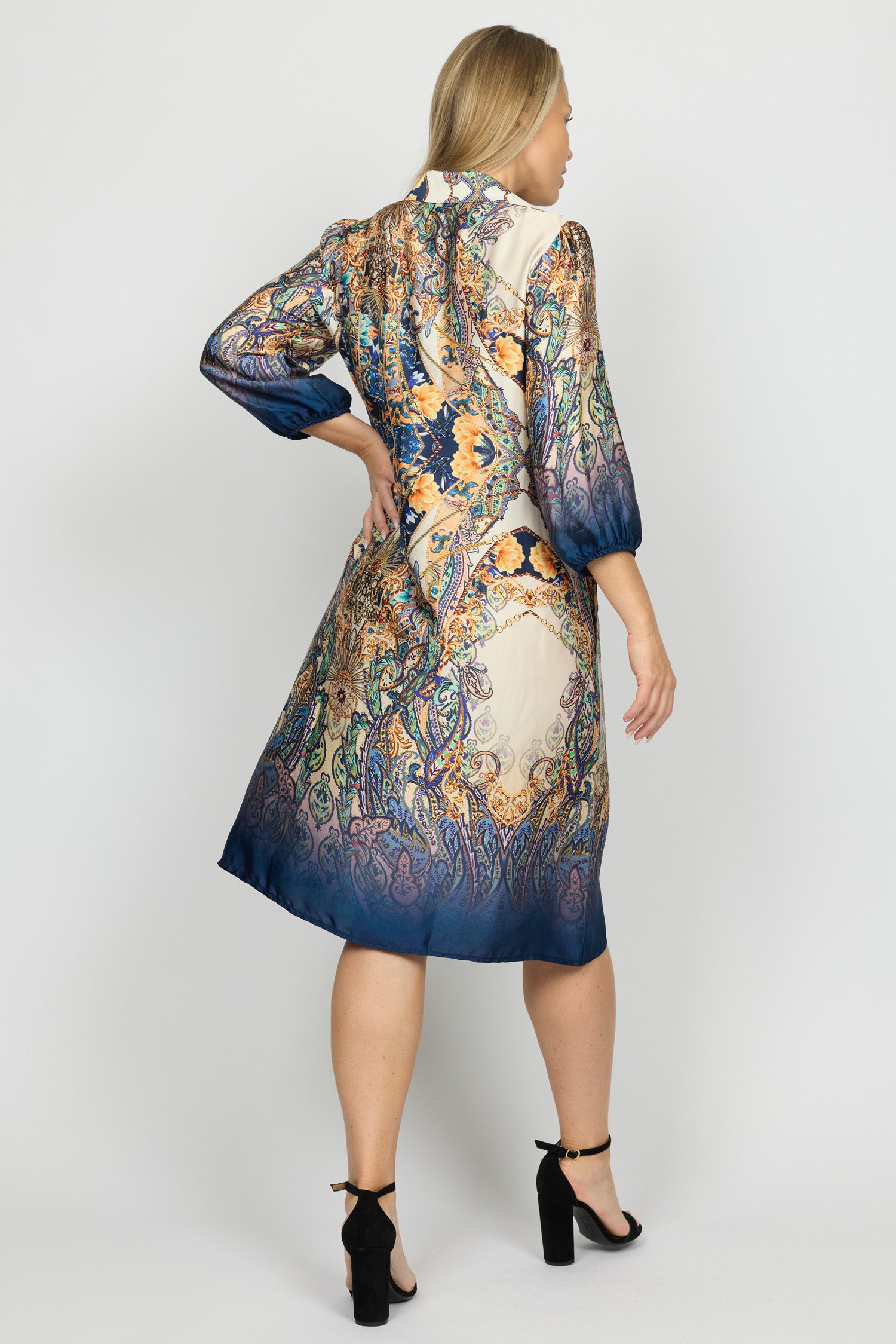 SHILA.EA24 Blue Paisley