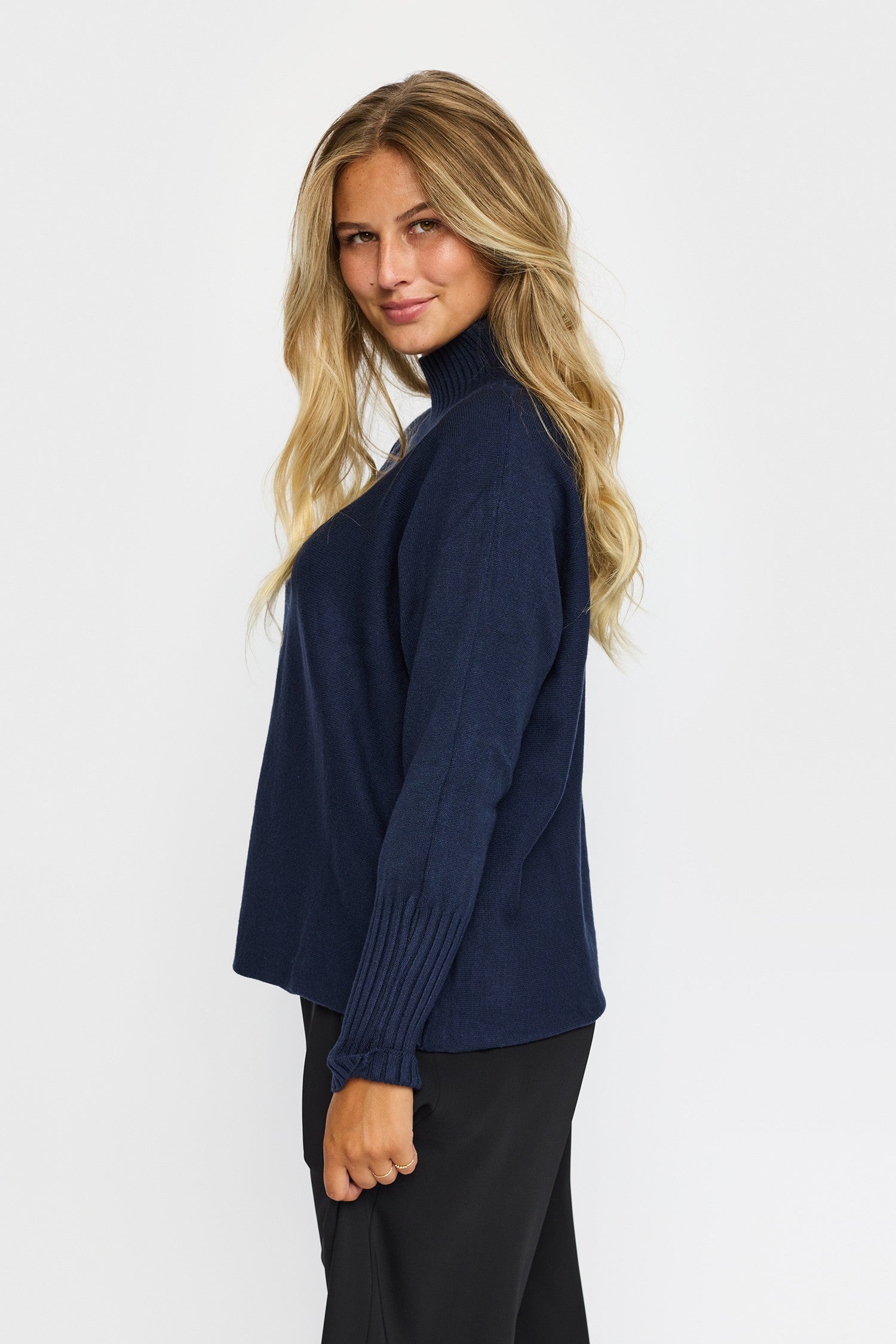 SOFFE.EA25 Navy