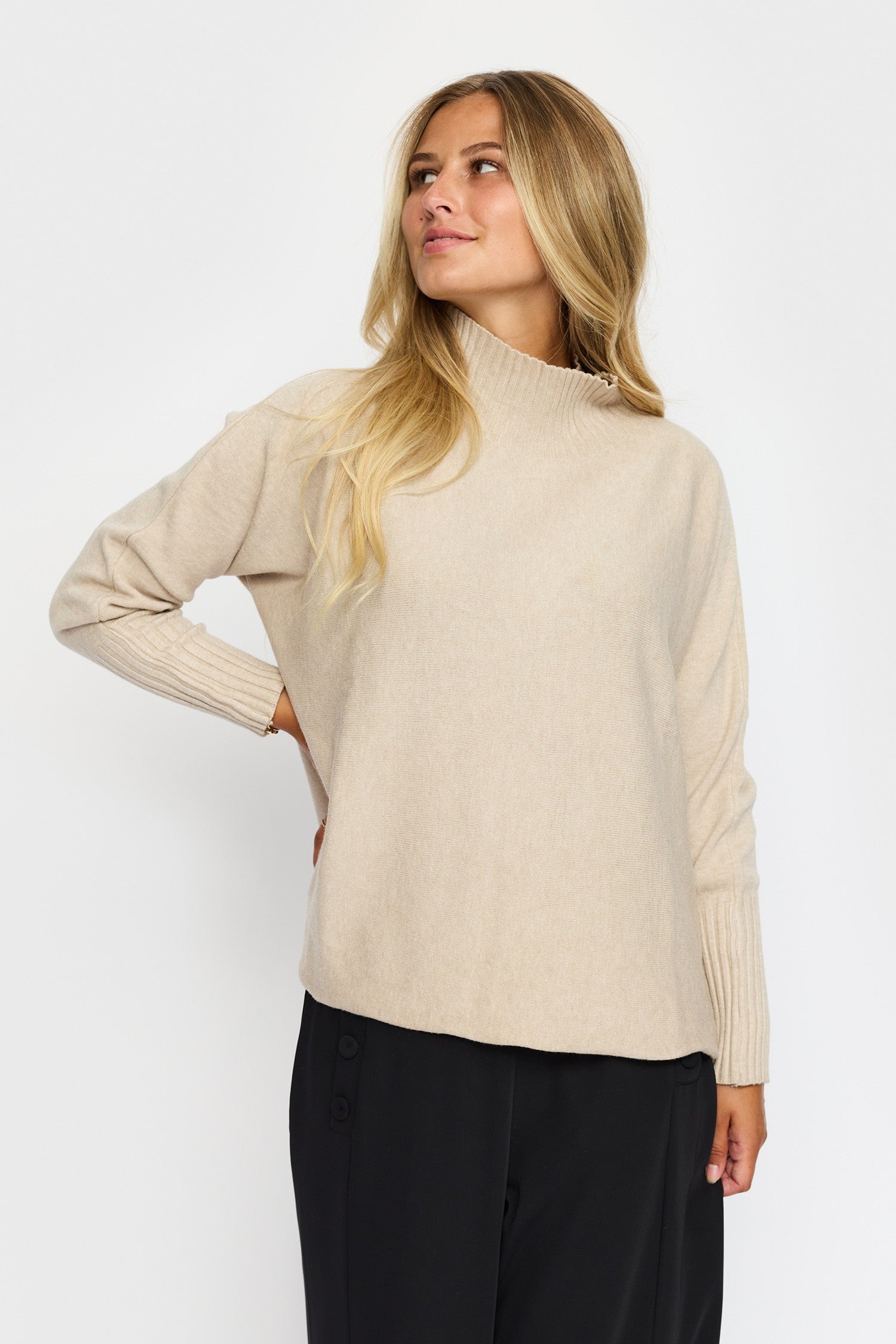 SOFFE.EA25 SAND