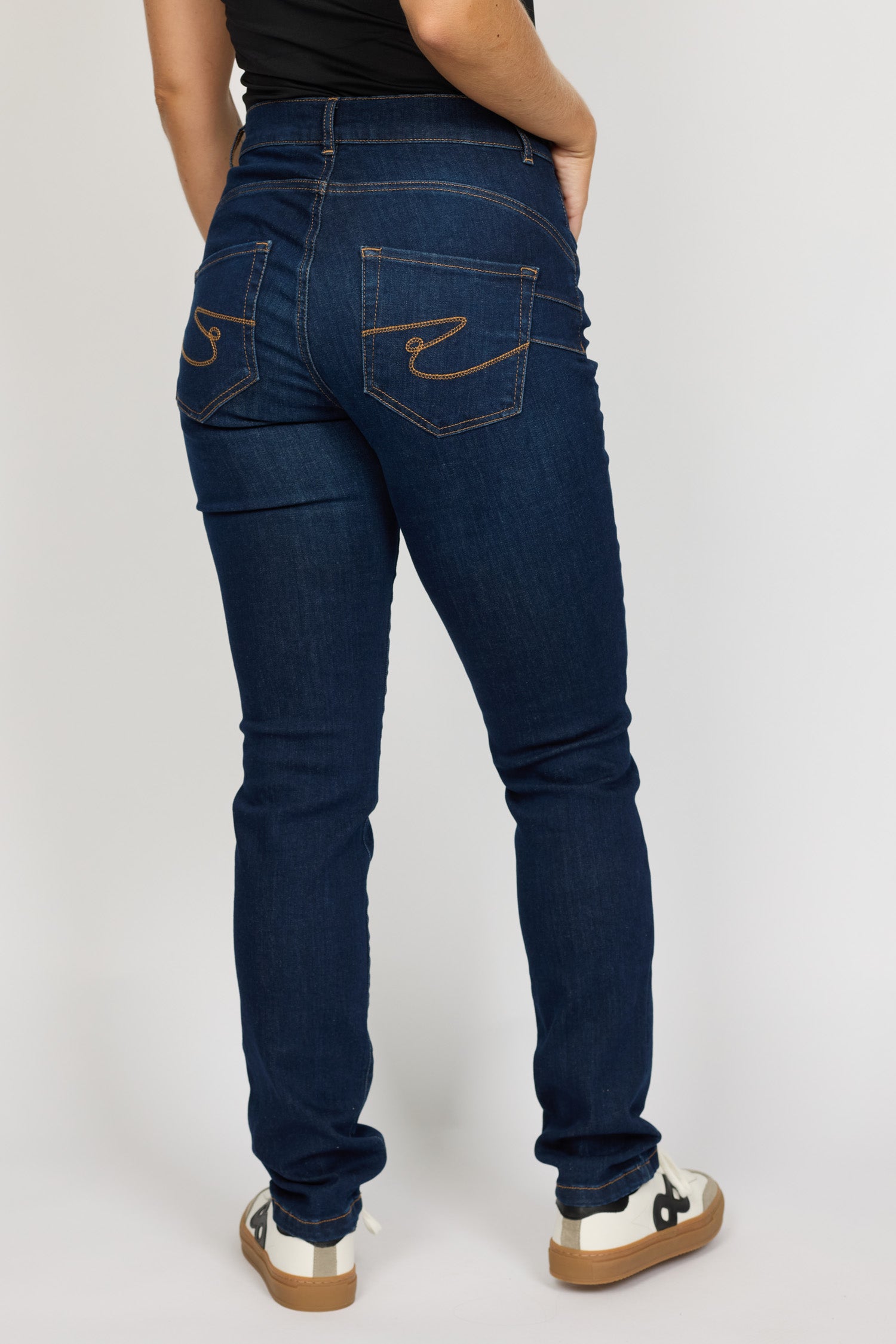 THOA.EA24 Dark Denim